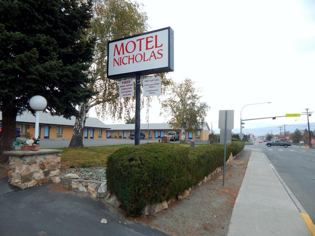 Motel Nicholas Omak Exterior photo